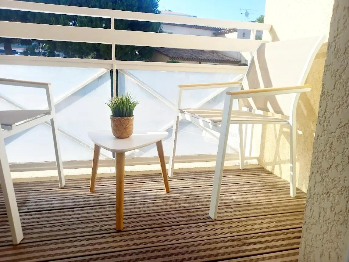 Apartment Adorable Studio A 200M De La Mer , Frais , Bien Equipe Et Proche Des Commodites Cagnes-sur-Mer France
