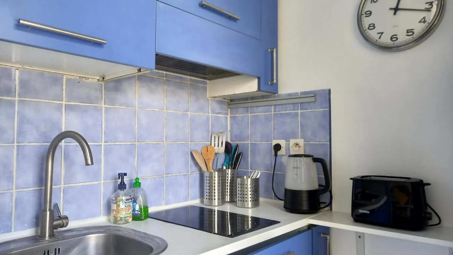 Adorable Studio A 200M De La Mer , Frais , Bien Equipe Et Proche Des Commodites Cagnes-sur-Mer