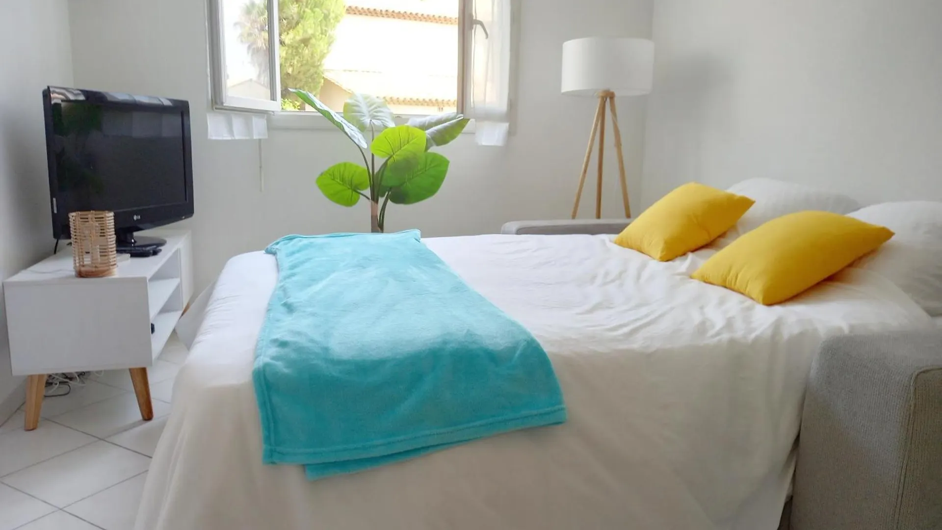 Adorable Studio A 200M De La Mer , Frais , Bien Equipe Et Proche Des Commodites Cagnes-sur-Mer