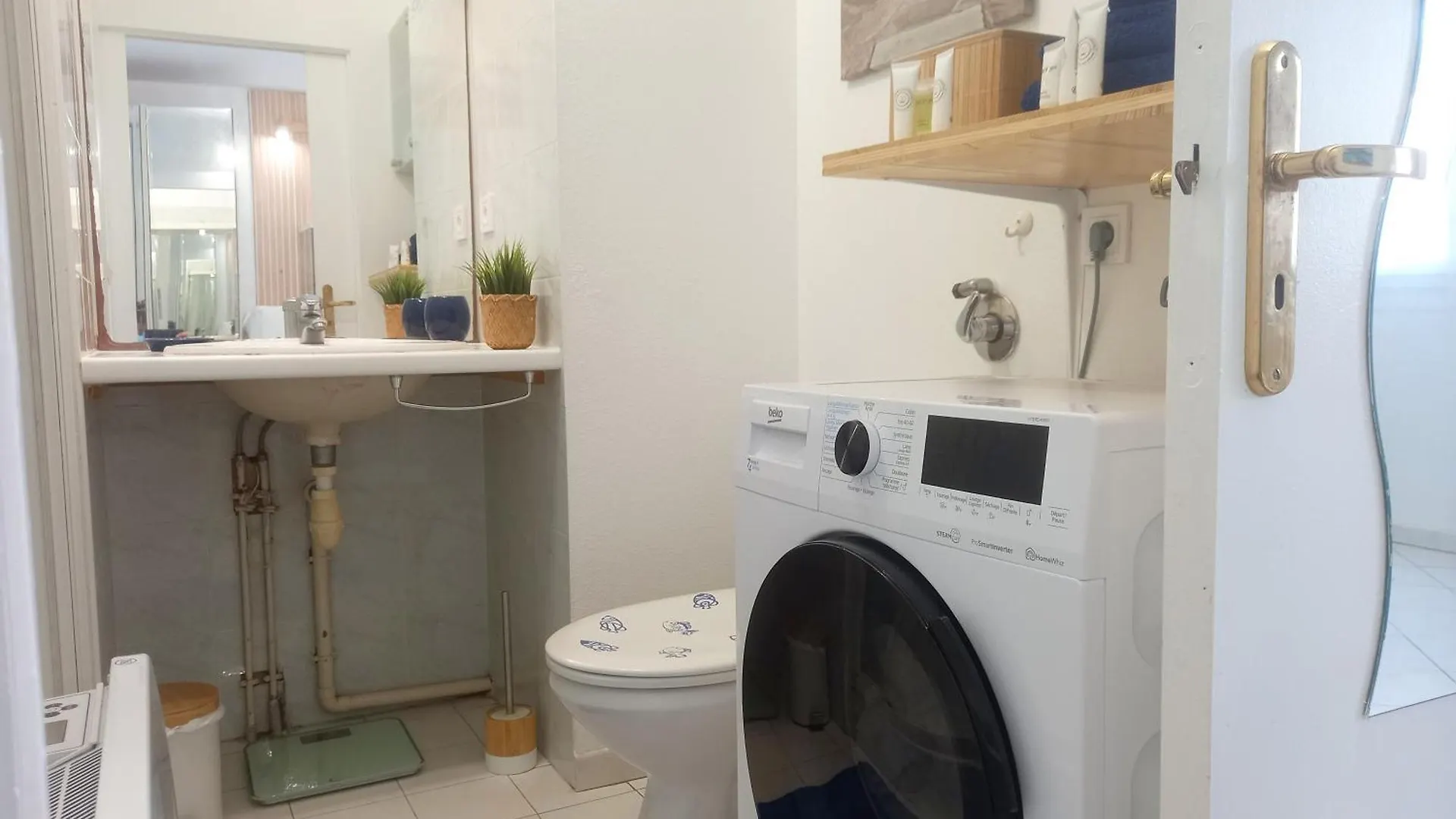 Adorable Studio A 200M De La Mer , Frais , Bien Equipe Et Proche Des Commodites Cagnes-sur-Mer