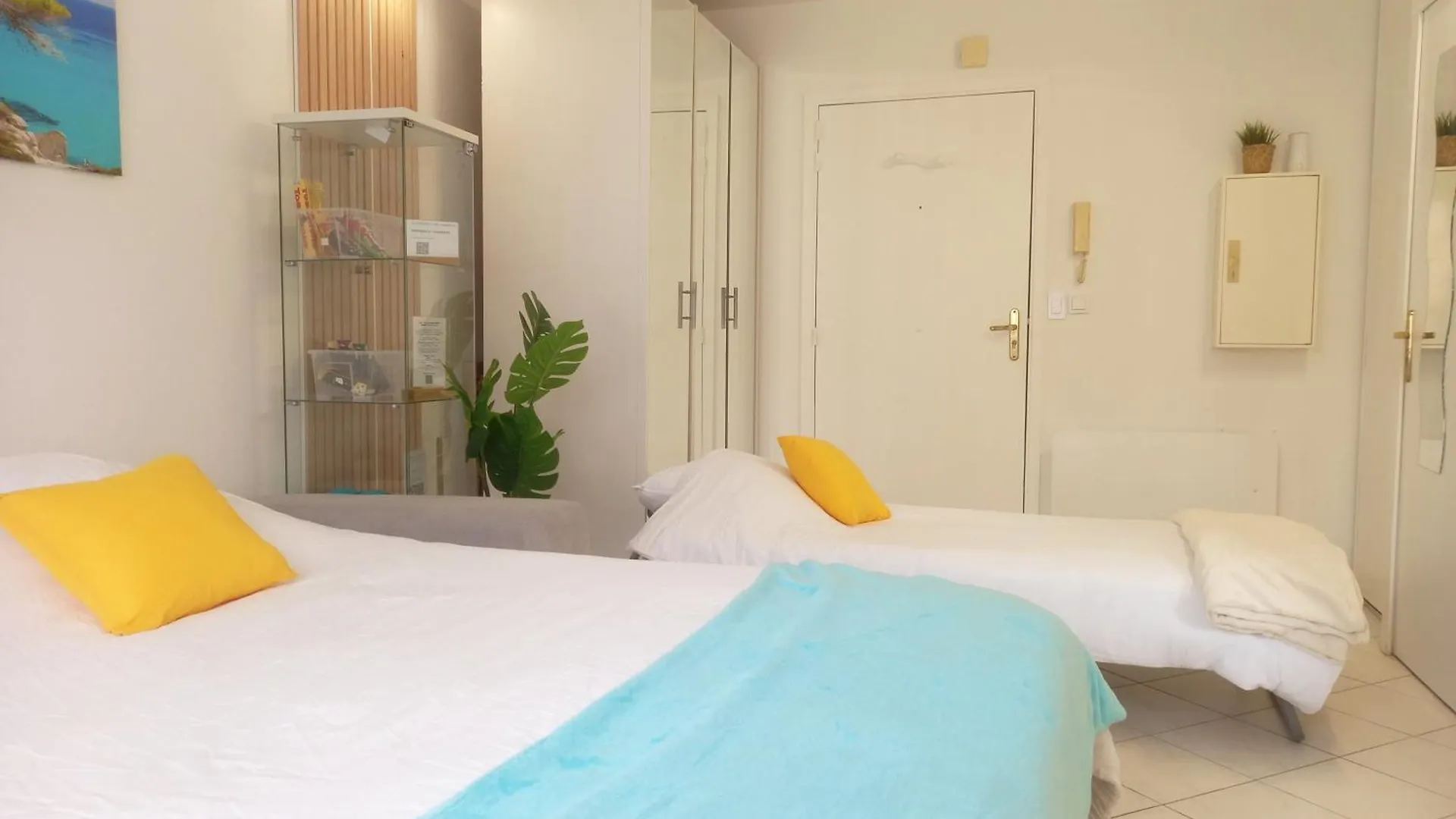 Adorable Studio A 200M De La Mer , Frais , Bien Equipe Et Proche Des Commodites Cagnes-sur-Mer Apartamento