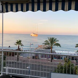 Apartment Front De Mer, Cagnes-sur-Mer