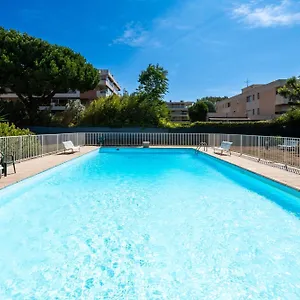 Apartment Mediterranee - Beachfront - Sun And Seaview - Pool - Private Parking, Cagnes-sur-Mer